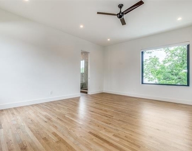 3526 Cragmont Avenue - Photo Thumbnail 17