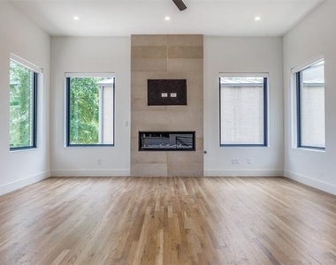3526 Cragmont Avenue - Photo Thumbnail 7