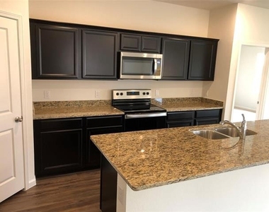 6521 Trident Court - Photo Thumbnail 6