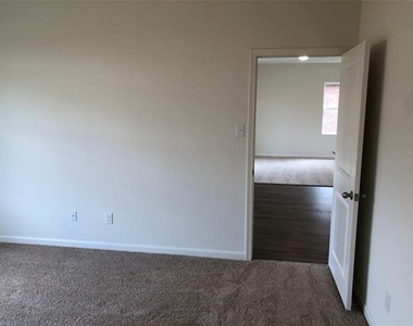 6521 Trident Court - Photo Thumbnail 14