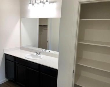 6521 Trident Court - Photo Thumbnail 16