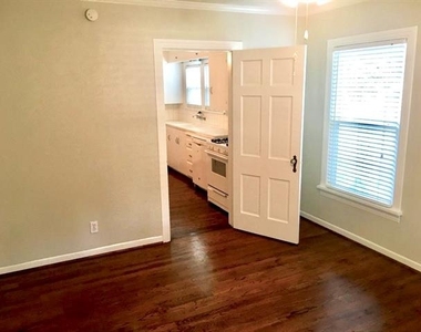 2565 Rogers Avenue - Photo Thumbnail 9