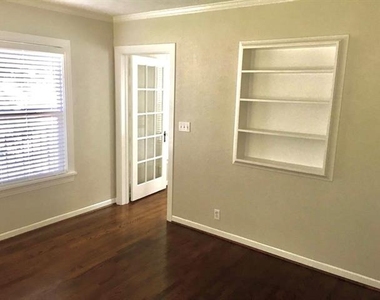 2565 Rogers Avenue - Photo Thumbnail 10