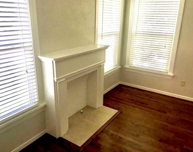 2565 Rogers Avenue - Photo Thumbnail 3