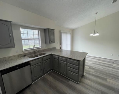 9415 Rutherglen Drive - Photo Thumbnail 7
