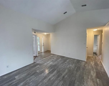 9415 Rutherglen Drive - Photo Thumbnail 9