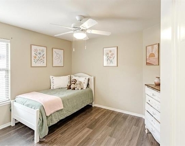 2048 Lake Trail Drive - Photo Thumbnail 15