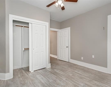 5736 Worth Street - Photo Thumbnail 16