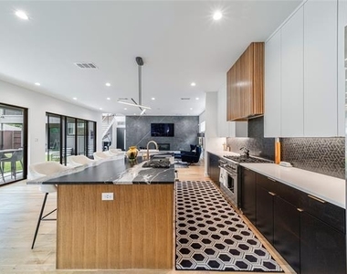 9753 Mixon Drive - Photo Thumbnail 7