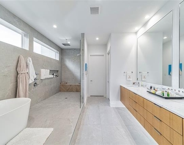 9753 Mixon Drive - Photo Thumbnail 16