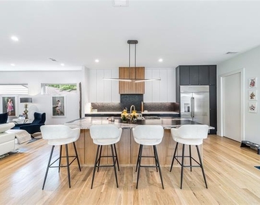 9753 Mixon Drive - Photo Thumbnail 8