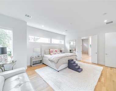 9753 Mixon Drive - Photo Thumbnail 15