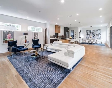 9753 Mixon Drive - Photo Thumbnail 4