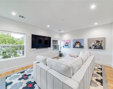 9753 Mixon Drive - Photo Thumbnail 25