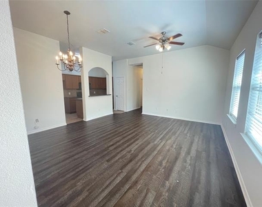 1232 Redman Avenue - Photo Thumbnail 2
