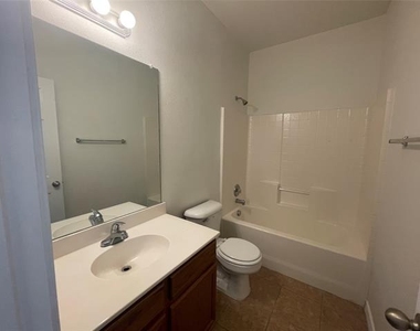 1232 Redman Avenue - Photo Thumbnail 9