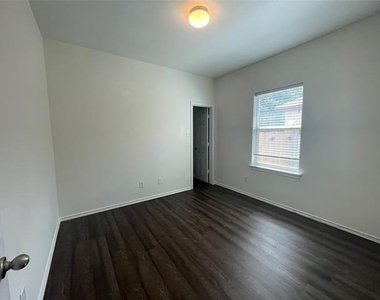 1232 Redman Avenue - Photo Thumbnail 8