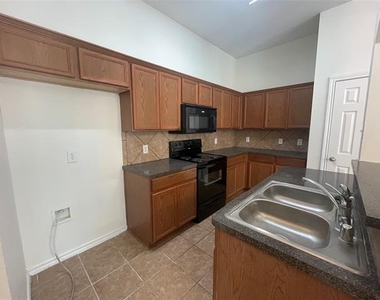 1232 Redman Avenue - Photo Thumbnail 5