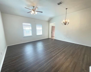 1232 Redman Avenue - Photo Thumbnail 3