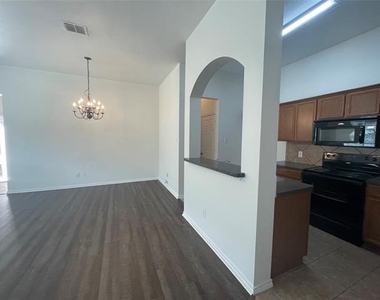 1232 Redman Avenue - Photo Thumbnail 6