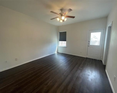 1232 Redman Avenue - Photo Thumbnail 10