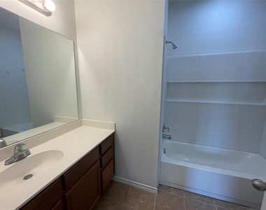 1232 Redman Avenue - Photo Thumbnail 11