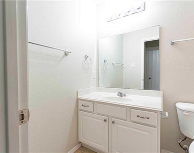 365 Basswood Lane - Photo Thumbnail 22