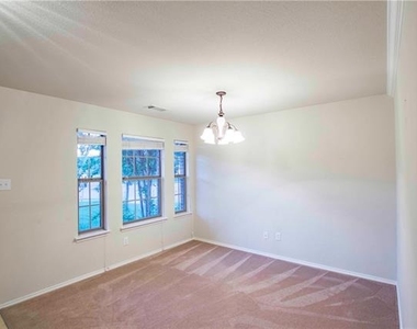 365 Basswood Lane - Photo Thumbnail 13