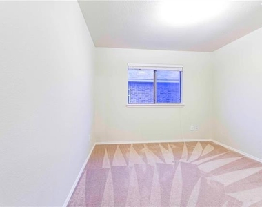 365 Basswood Lane - Photo Thumbnail 23