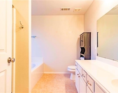 365 Basswood Lane - Photo Thumbnail 19