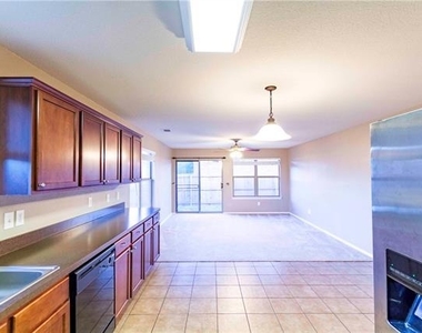 365 Basswood Lane - Photo Thumbnail 8