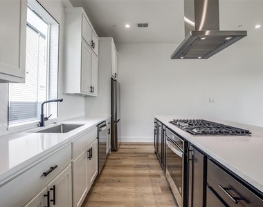 2143 Mail Avenue - Photo Thumbnail 4