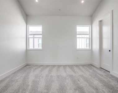 2143 Mail Avenue - Photo Thumbnail 16