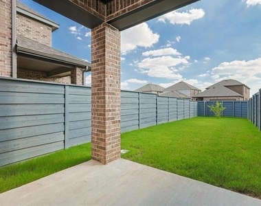1752 Blakely Place - Photo Thumbnail 27