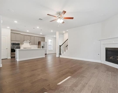 1752 Blakely Place - Photo Thumbnail 9