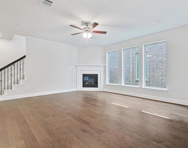 1752 Blakely Place - Photo Thumbnail 7
