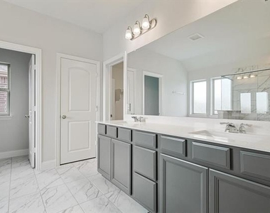 1752 Blakely Place - Photo Thumbnail 18