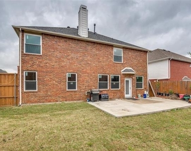 9720 Kingsmill Drive - Photo Thumbnail 2