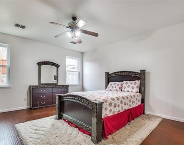 9720 Kingsmill Drive - Photo Thumbnail 14