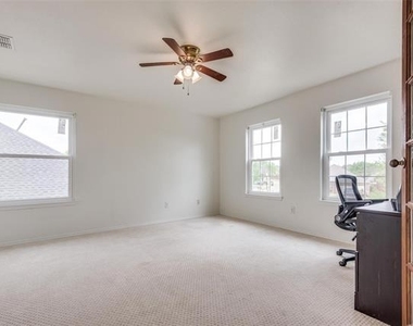 9720 Kingsmill Drive - Photo Thumbnail 11