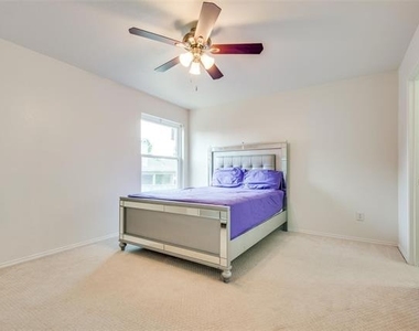 9720 Kingsmill Drive - Photo Thumbnail 7