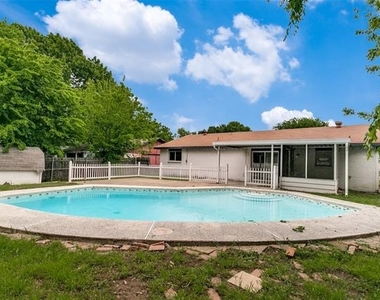5101 Longhorn Trail - Photo Thumbnail 2