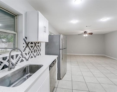 5101 Longhorn Trail - Photo Thumbnail 10