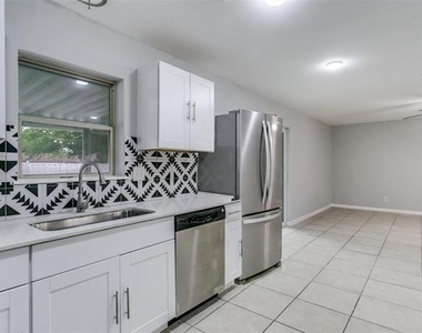 5101 Longhorn Trail - Photo Thumbnail 6