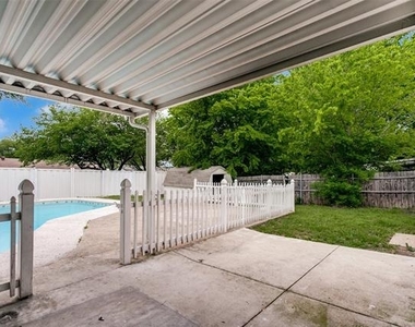 5101 Longhorn Trail - Photo Thumbnail 4