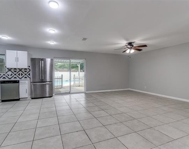 5101 Longhorn Trail - Photo Thumbnail 7
