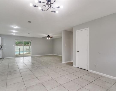 5101 Longhorn Trail - Photo Thumbnail 12