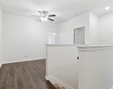 2041 Juniper Pass Way - Photo Thumbnail 7