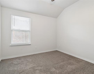 2041 Juniper Pass Way - Photo Thumbnail 11