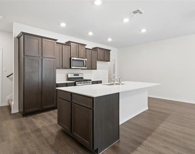 2041 Juniper Pass Way - Photo Thumbnail 3